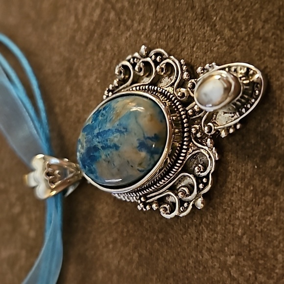 Vintage Stainless Steel Chrysocolla Victorian Colonial Style Pendant Necklace - Picture 4 of 5